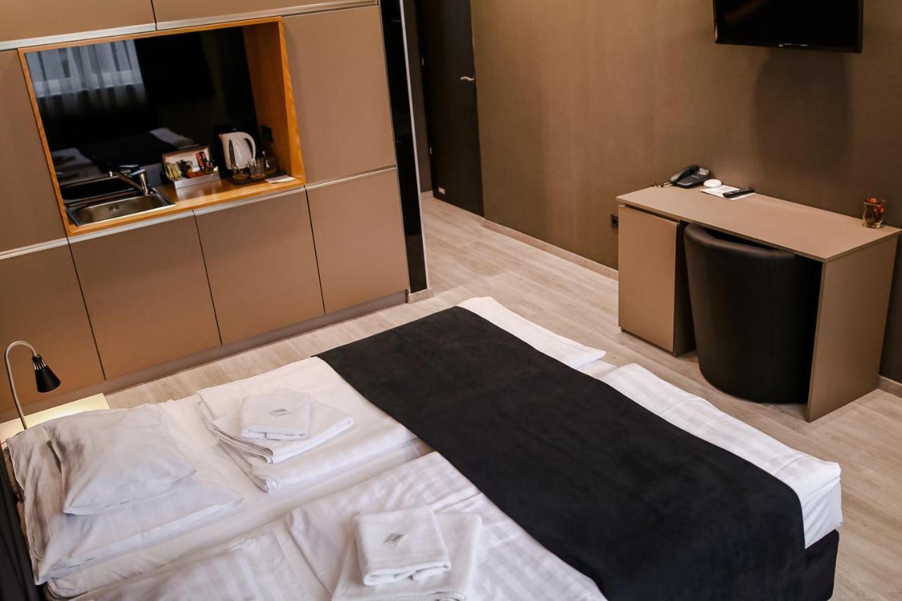 Sohaz Panzio Es Apartmanhaz Szolnok Exteriér fotografie