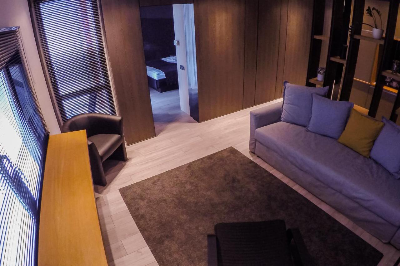 Sohaz Panzio Es Apartmanhaz Szolnok Exteriér fotografie